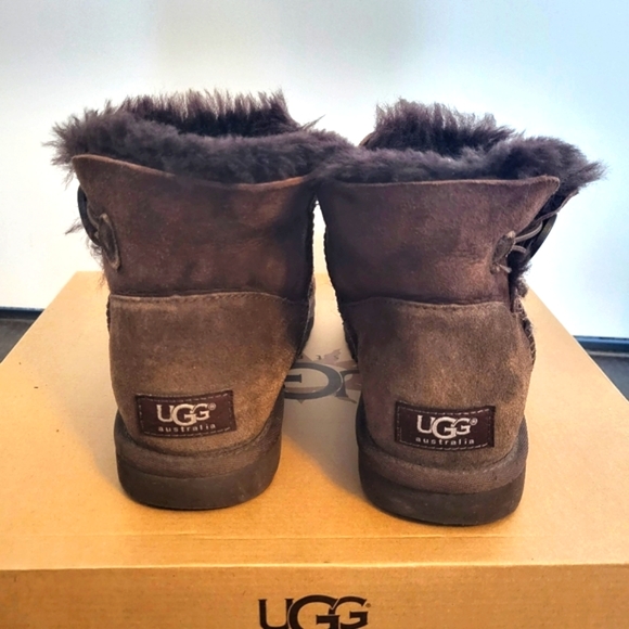 UGG Women's Mini Bailey Button II Winter Boot Size 6 - Picture 5 of 8